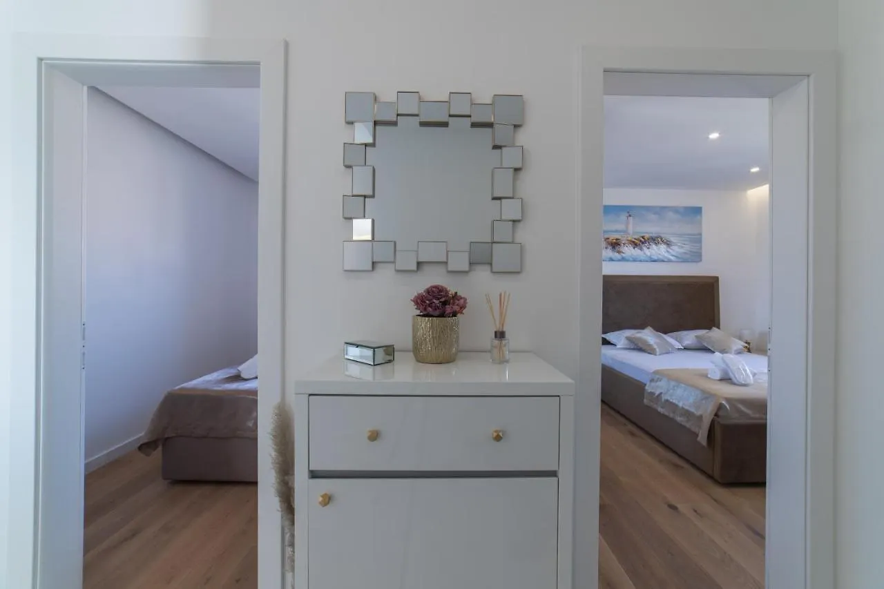 Apartman Blue Wave Trogir 0*,