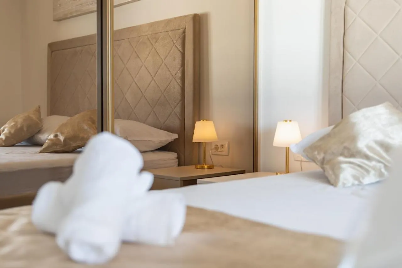 Apartman Blue Wave Trogir 0*,